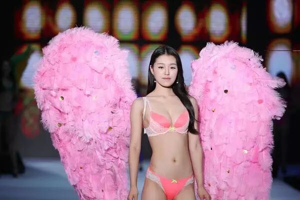 崔景哲·2016世界旅游小姐大赛北京赛区开幕赛