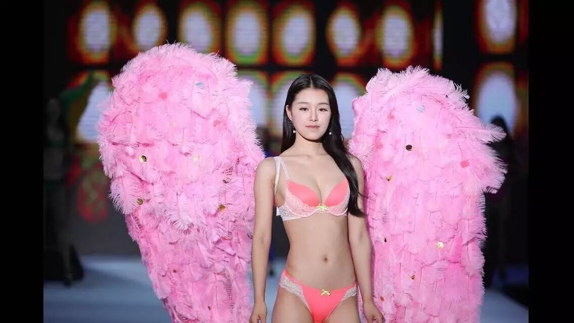 崔景哲·2016世界旅游小姐大赛北京赛区开幕赛