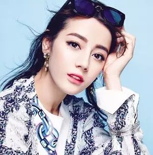 迪丽热巴  很抱歉长了张坑死女一号的脸