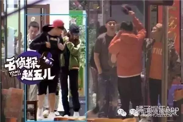 凤凰娱乐 张子萱甜蜜探班陈赫,衣着宽松到底怀没怀?