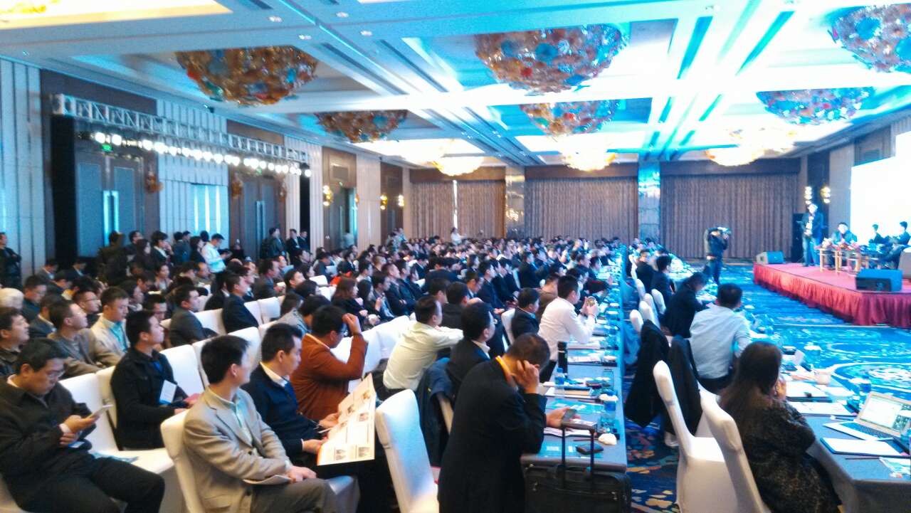 中鑫之宝荣获“2015年度中国汽车后市场优秀连锁品牌”