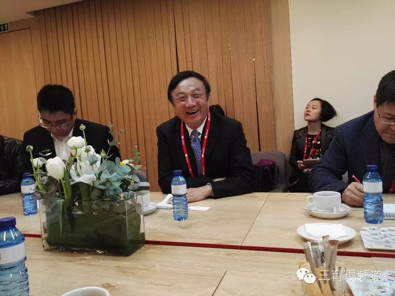 任正非赠我一幅书法：上书一件大事和一件小事