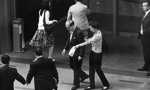 亚洲首富背后的女人!：揭秘李嘉诚的红颜知己 - 捕鱼者 - 做现代有机农业 享健康快乐人生