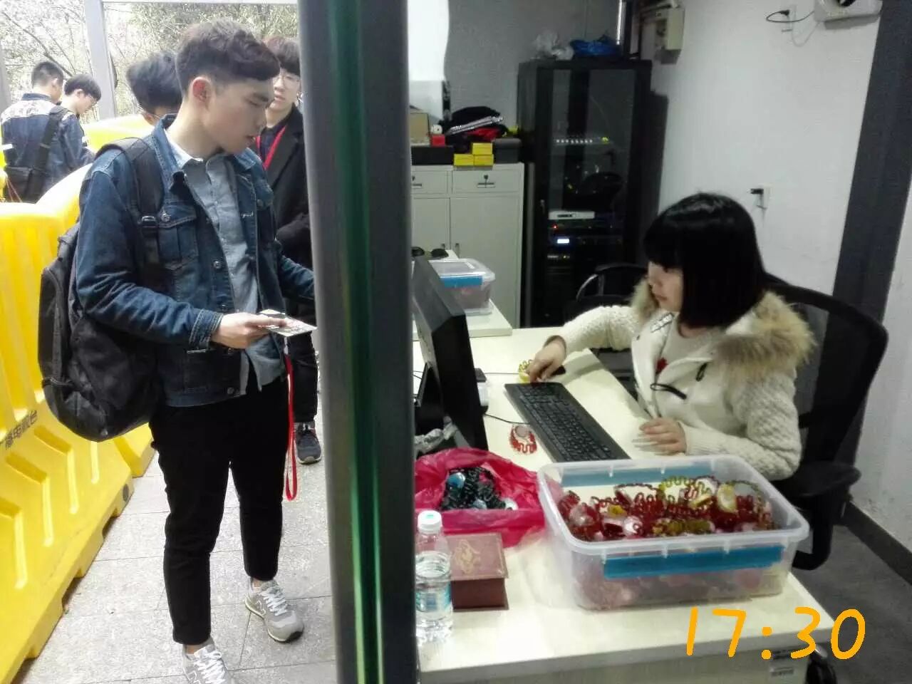 如果听一场《我歌》耳朵会怀孕,那么安保哥哥可能已经…… 芒果日志-怀孕期