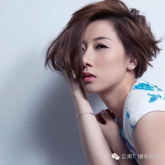 歌手泳儿空降昆明海伦城市广场,约吗?