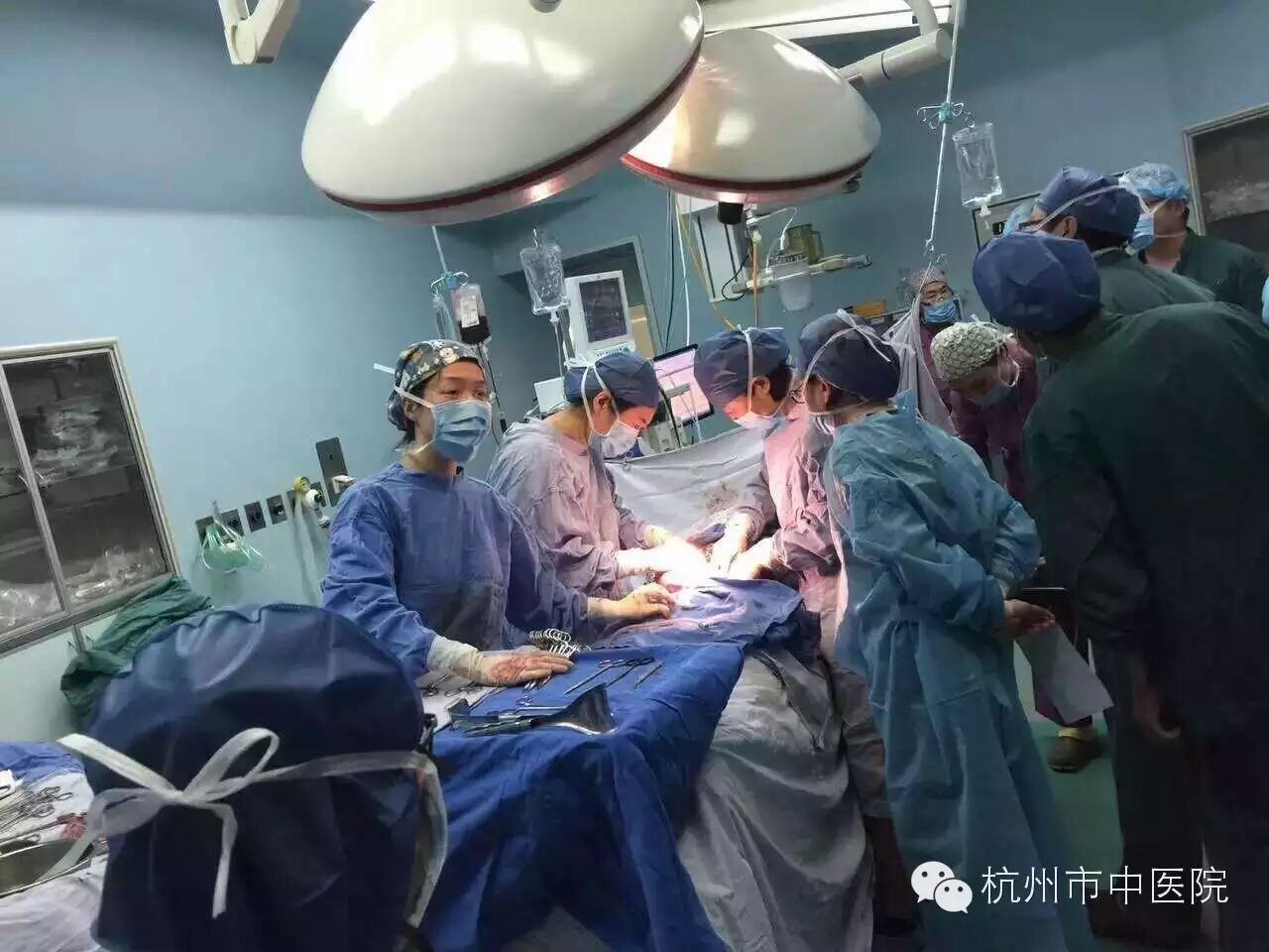 产妇突发羊水栓塞命悬一线 六小时全院多科协作击退“死神” 高龄、二胎产妇增多 要小心这种病-怀孕期