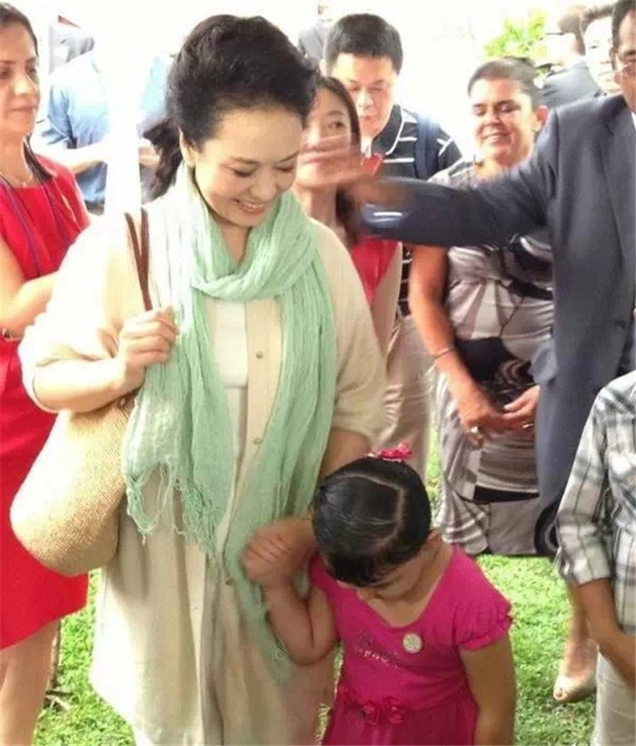 彭丽媛:我的女儿习明泽713 / 作者:碧澄匀 / 帖子ID:111629 彭丽媛:我的女儿习明泽713 / 作者:碧澄匀 / 帖子ID:111629