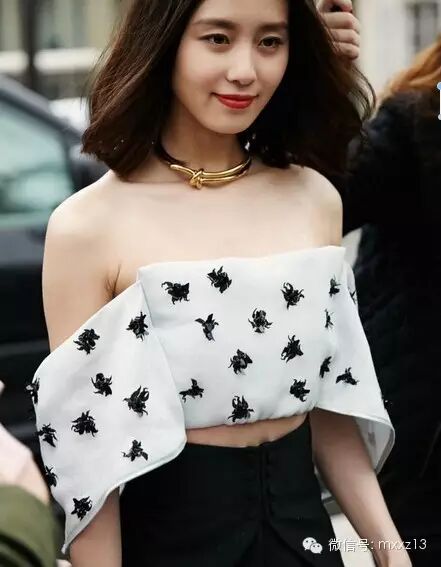 她是刘嘉玲偶像,凭颜值拒绝范冰冰邀约,用垃圾做衣服赶...