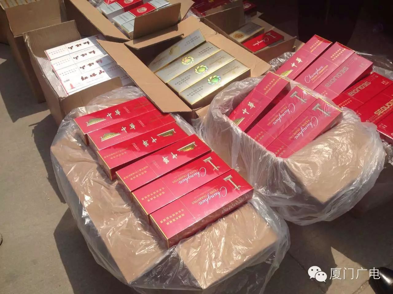 被拦下的快递大货车上居然有这么多好烟,而且.都是