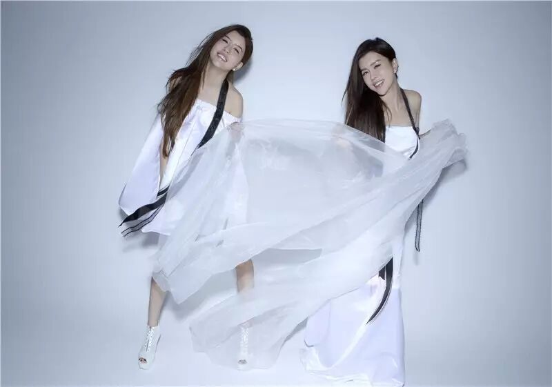 因缺斯厅,BY2来沪范冰冰男友李晨作陪