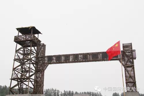 露营之家东平营地主题公园标志性大门落成(图1) 露营之家东平营地主题公园标志性大门落成(图1)
