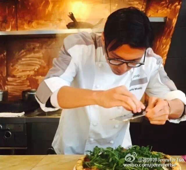 謝婷婷微博上载谢大厨照片