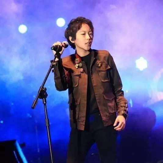 明星火不火就看一样,反正吴亦凡、窦靖童都中招了!