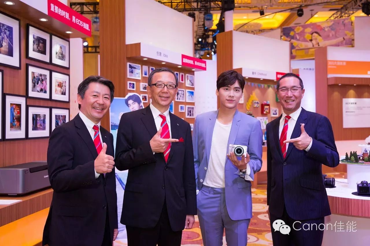 “5.21”和佳能EOS M男神李易峰甜蜜相约吧!