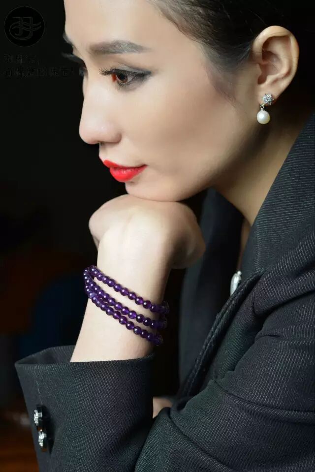 男人是风，你抓不住，靠不住，只能借