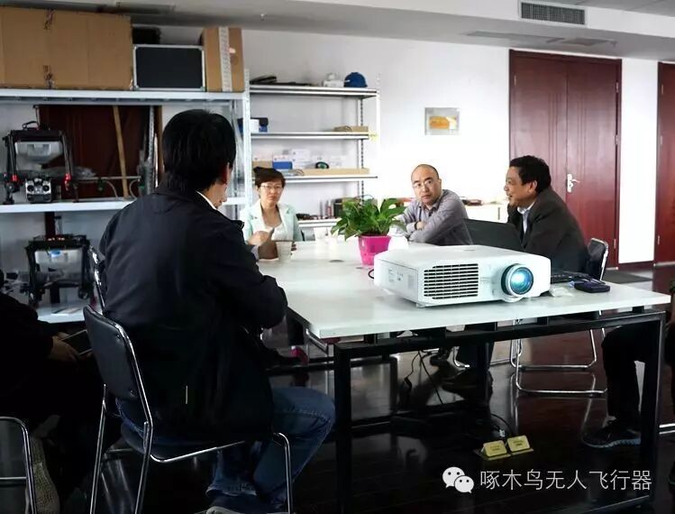 博望區(qū)科技局局長許明攜安徽省科技廳相關專家來啄木鳥無人飛行器公司指導工作
