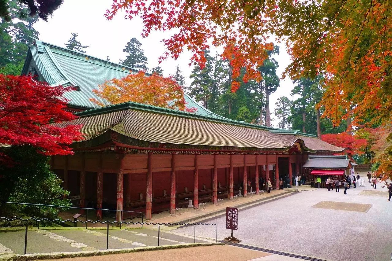 比睿山延历寺,有"日本佛教之母山"的美称.