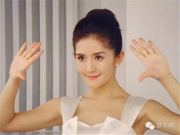 谢娜得知芒果台准备扶持吴昕代替自己,开始公然打压她