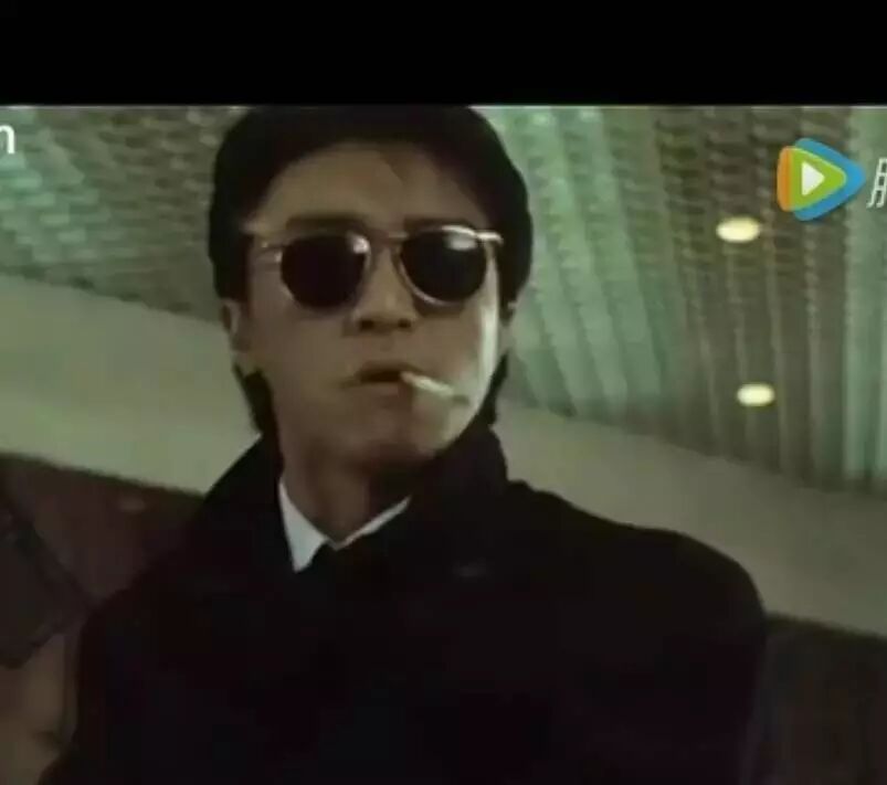 369配音:五一潮汕周星驰去抢劫银行,笑到肚疼...