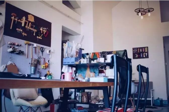 這個(gè)90后女生的手工皮具品牌重新定義奢侈品，“好設(shè)計(jì)”治愈你的伐開心