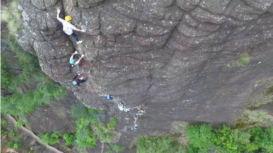 万千风景在险峰——丽江老君山黎明景区攀岩记