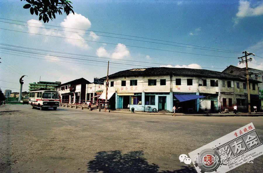 10万张老照片唤起重庆记忆影展开幕之际全城寻找画中人
