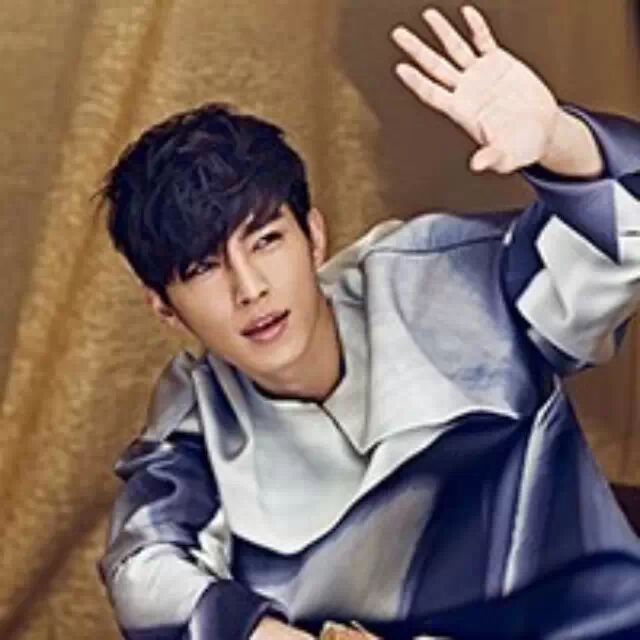 炎亚纶:不做男神 不想被消遣