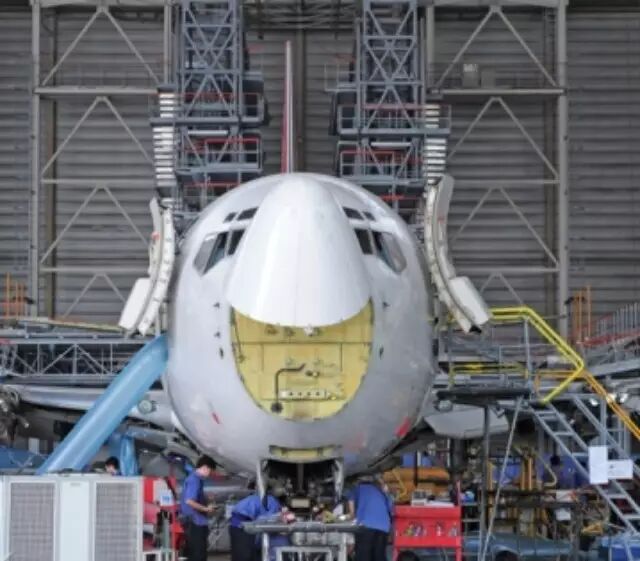 飞机拆卸全过程：从数..