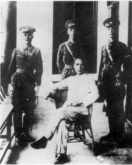 TIME 1955年4月18日号 蒋介石 61ouQT8S0SL._AC_SY200_QL15_.jpg