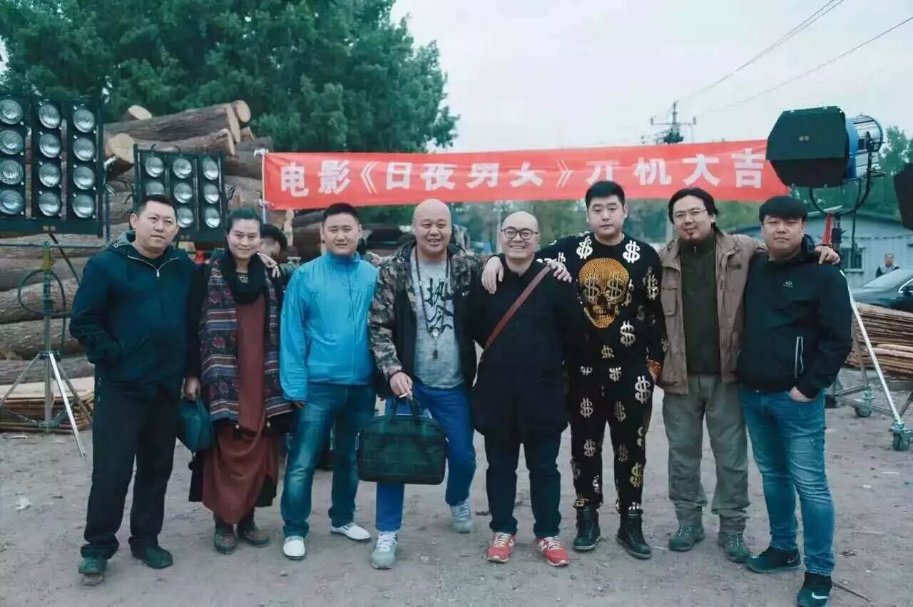 华运哥《日夜男女》北京拍片偶遇冯小刚范冰冰剧组