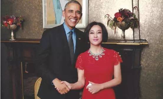 刘晓庆赴奥巴马私宴!她脖子上的翡翠实在羡煞旁人!