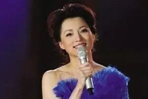 董卿都来学连云港话!我大港城要上天惹...