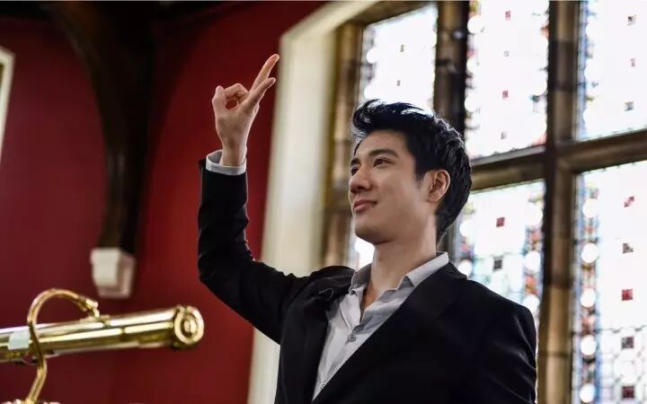 除了唱歌他演讲水平竟也一流 一起感受王力宏的英语演讲魅...