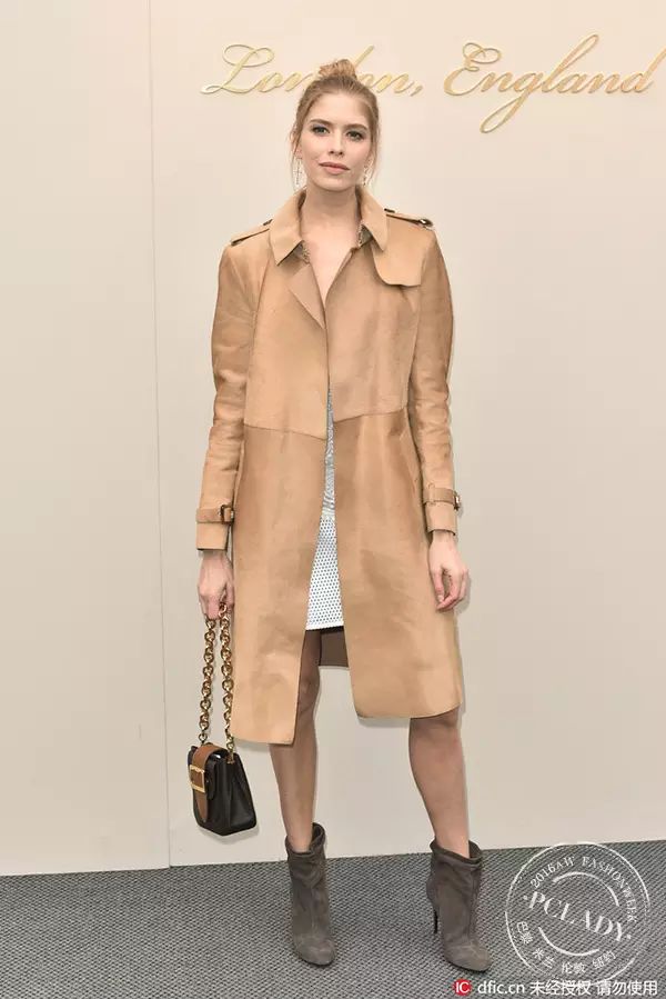 Burberry秀场大咖扎堆 赶场王Olivia连