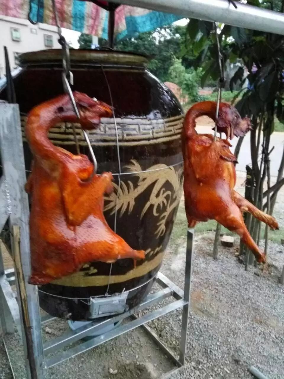 【商圈】任性老板,大坪蜜制大缸吊烧鸡开张三日大优惠!