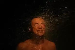 听陈奕迅的歌,都是有故事的人