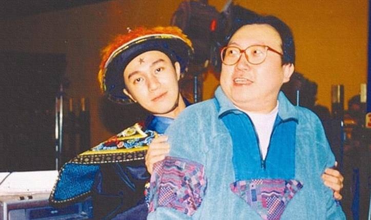 周星驰与王晶在《九品芝麻官》检验现场生猪屠宰管理品质肉品肉皮拍摄图片