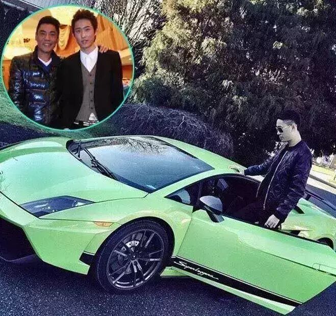 屠洪刚继子近照曝光 开豪车搂辣妹合影