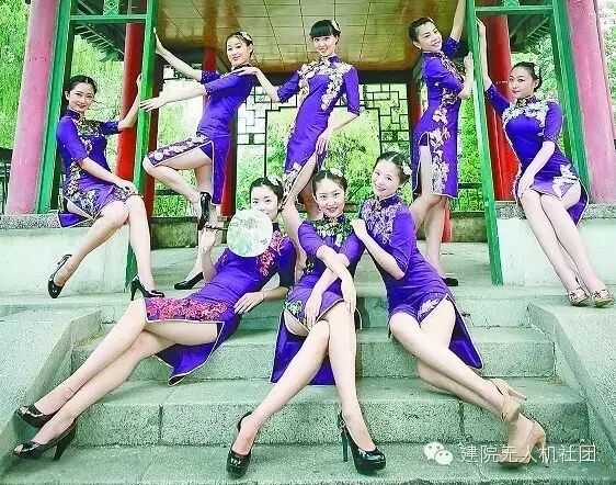 畢業(yè)季，快來拍畢業(yè)照啦！