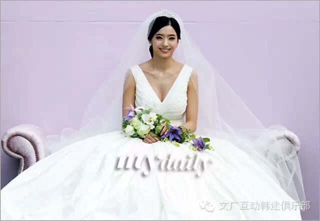 韩彩英1亿婚礼嫁豪门 婚后“滴水不沾”做富太