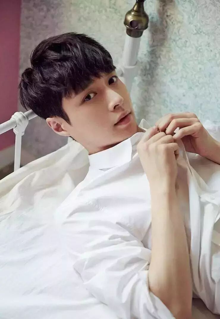 手机壁纸丨呆萌张艺兴暖男系列写真