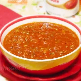 生活太忙乱，或是粗茶淡饭，有时只能简单小食，一个小菜，配上一份酱料，足