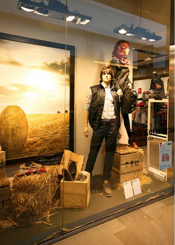 光如何体现空间的艺术性？