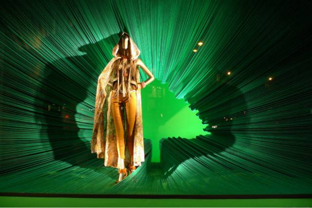 光如何体现空间的艺术性？