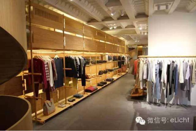 光如何体现空间的艺术性？