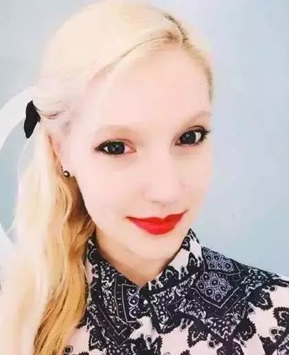 被章子怡伤透了心,他去了长白山,跨国之恋甜蜜联姻!