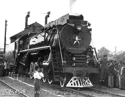 1956年9月,中国自己设计的第一台蒸汽机车终于试制成功.