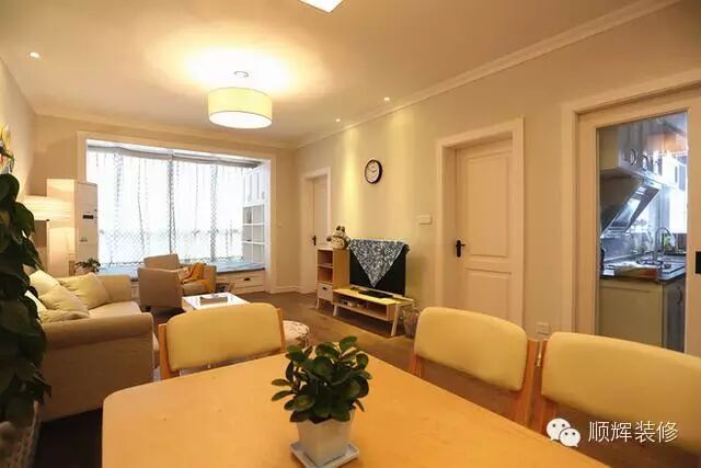 70平老房子二次装修客厅效果图