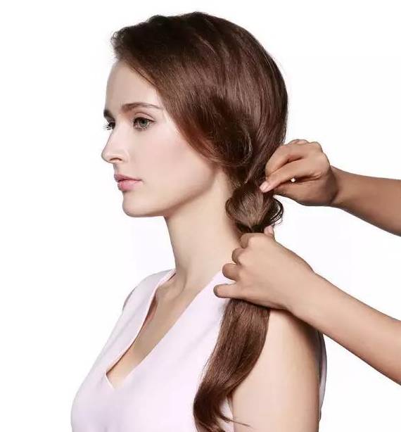 粉嫩泡泡辫，让你减龄10岁不止！