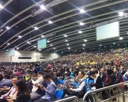 马云香港演讲实录：与其继续抱怨，不如改变自己